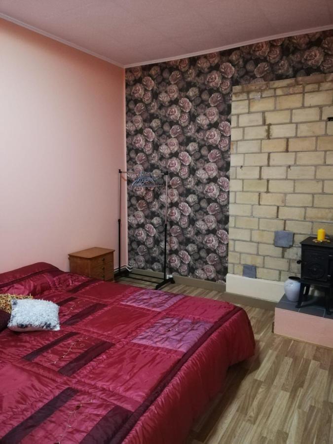 Pils Ielas Apartamenti Kandava Exterior foto